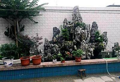 曬;我的農村家婆的房,房子談不上高大上,但是我很喜歡,特別是小院的花壇和假山水池