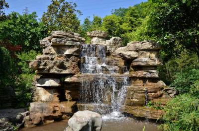 探索中國供應(yīng)商 如何選擇優(yōu)質(zhì)假山生產(chǎn)廠家與合理價格策略